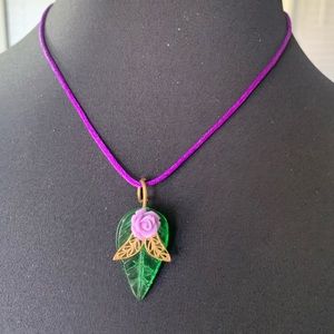 Necklace glass leaf purple and green choker